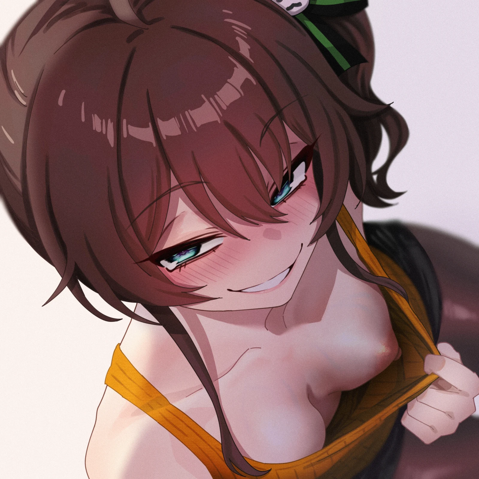 Пост #2328: kawasemidori, hololive, natsuiro_matsuri, 1girl, blue_eyes, blush, breasts, brown_hair, flashing, grin, hair_between_eyes, looking_at_viewer, nipples, pantyhose, side_ponytail